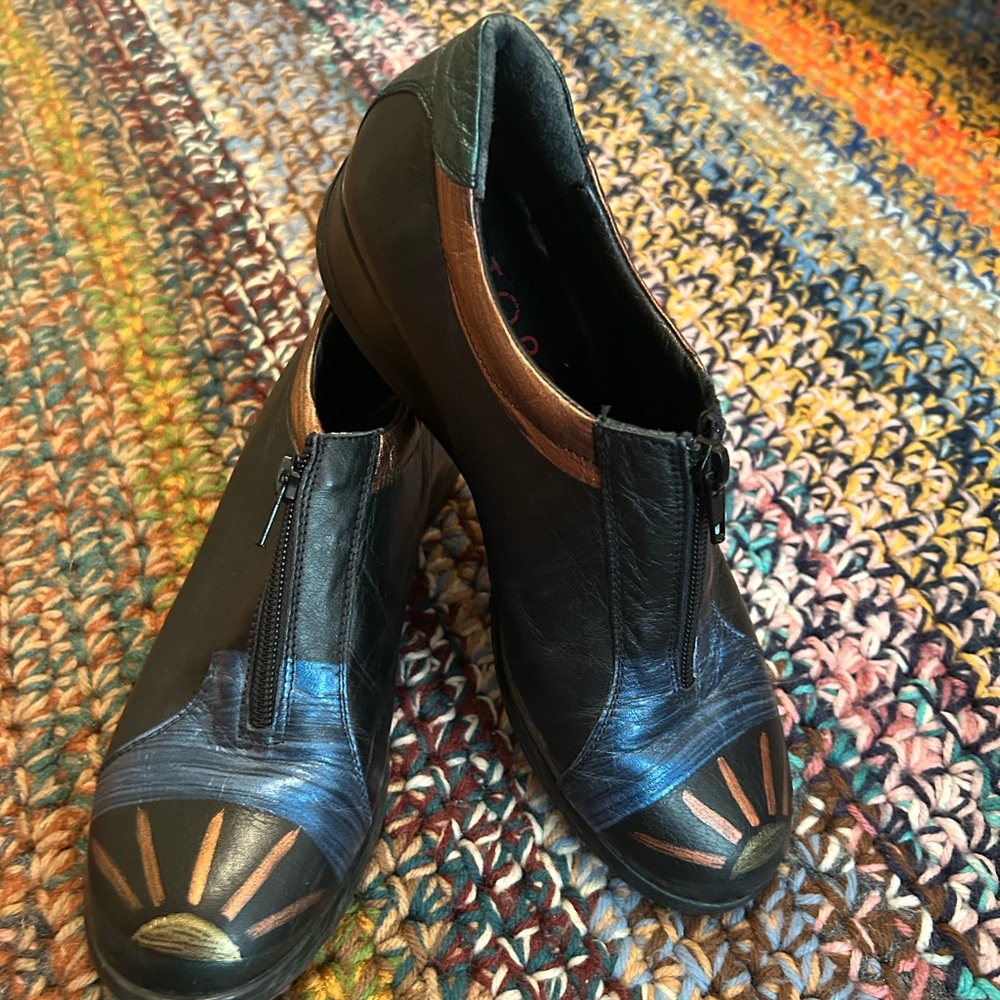 Astore Venezia Hand Painted Italian Leather Shoes. Size:39/ Size:8.5. Sun design
